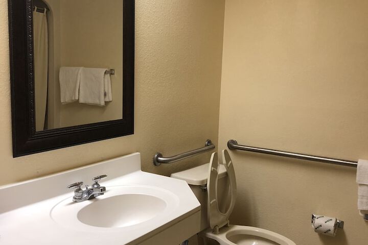 Room 28 of 44