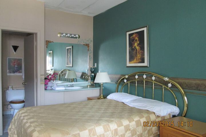 Room 10 of 22