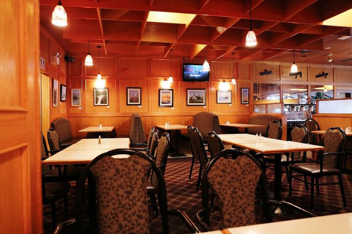 Dining 59 of 71
