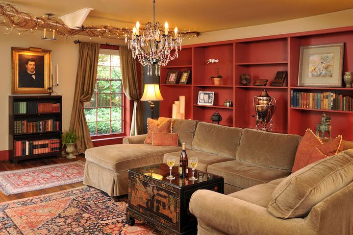1795 Acorn Inn B & B