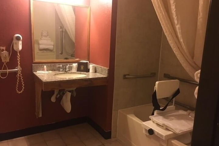Room 40 of 46