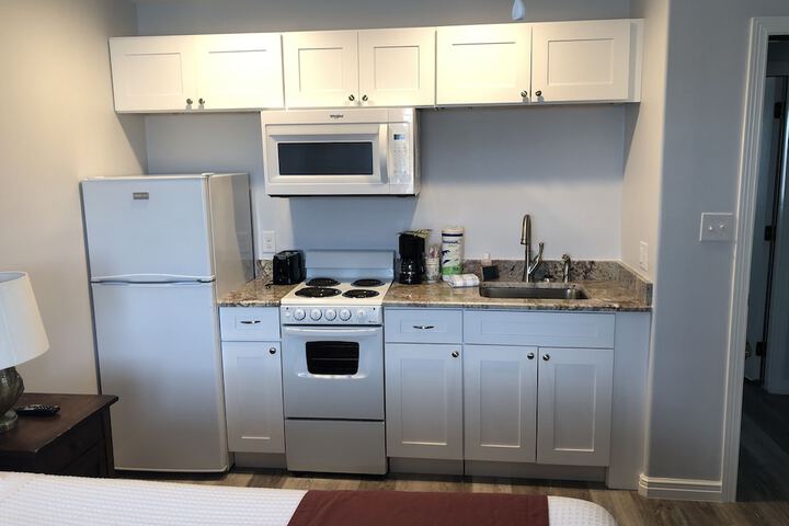 Beachgate CondoSuites and Oceanfront Resort