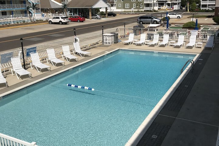 Pool 4 of 32