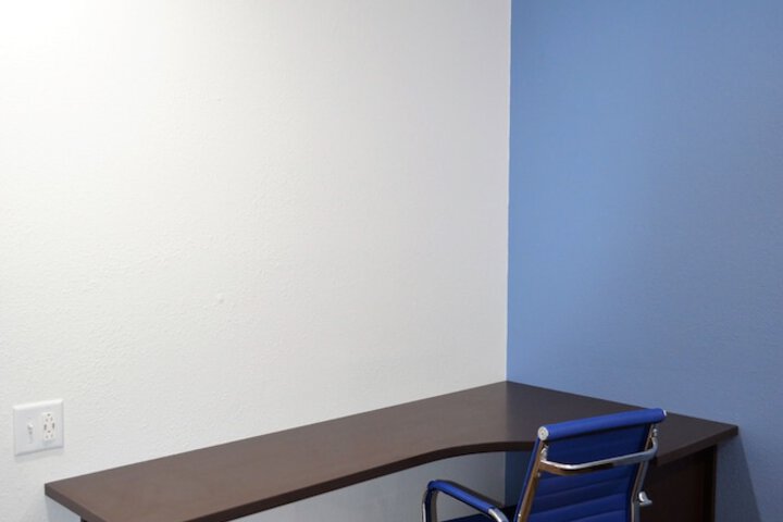 Room 10 of 25