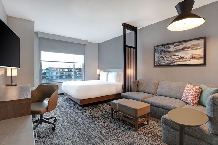 Room 17 of 48