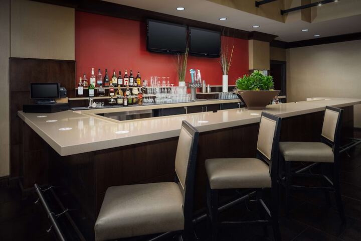 Lounge 42 of 47