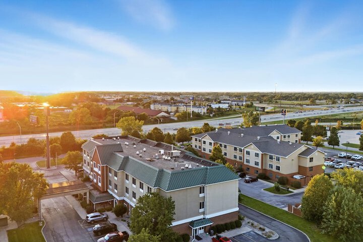 Country Inn & Suites by Radisson Merrillville, IN