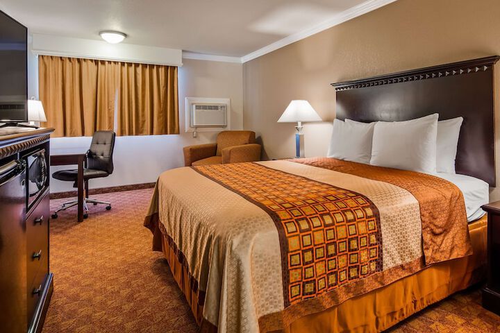 Lompoc Valley Inn and Suites