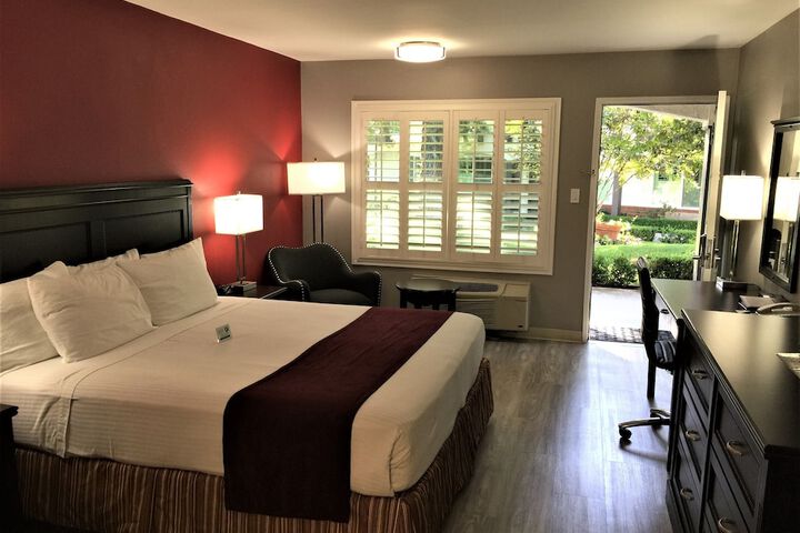 Room 30 of 61