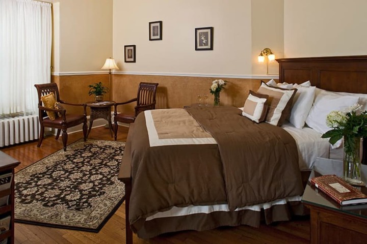 Albemarle Inn