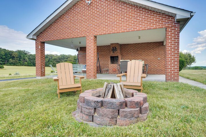 The MD / PA Line Retreat: Scenic Country Getaway!