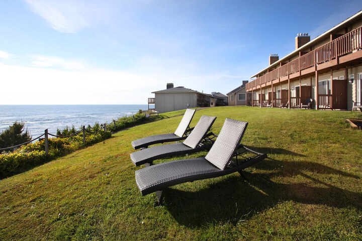 Clarion Inn Surfrider Resort
