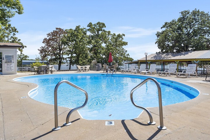 Pool 7 of 152