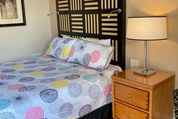 Room 8 of 27
