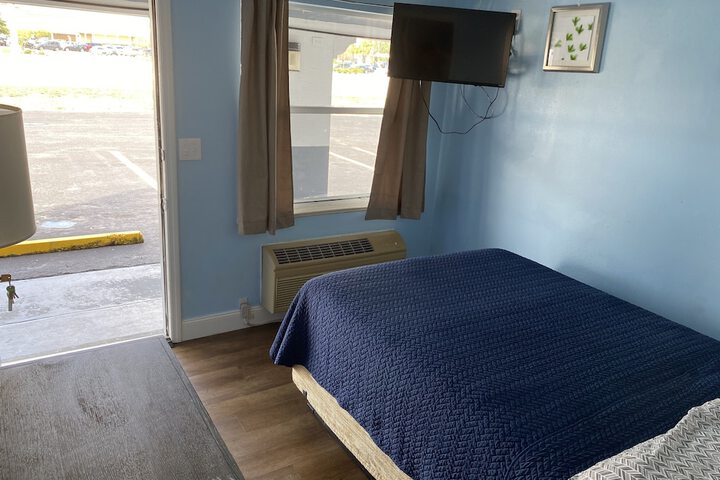Room 7 of 13