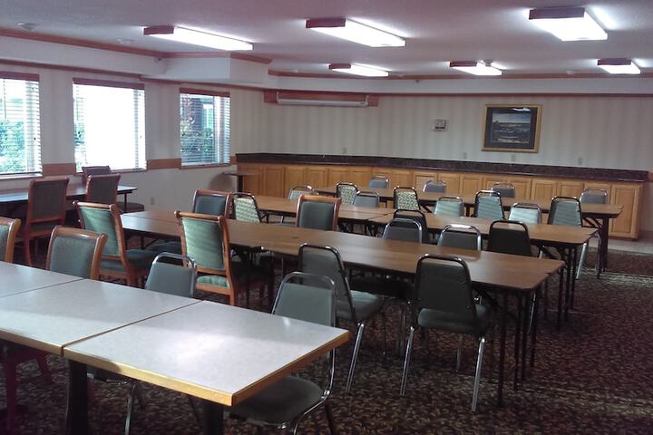 Best Western Plus Landmark Inn