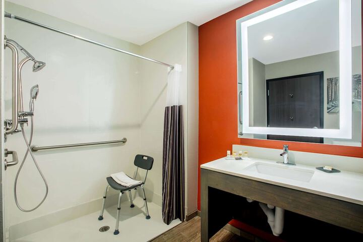 Room 18 of 41