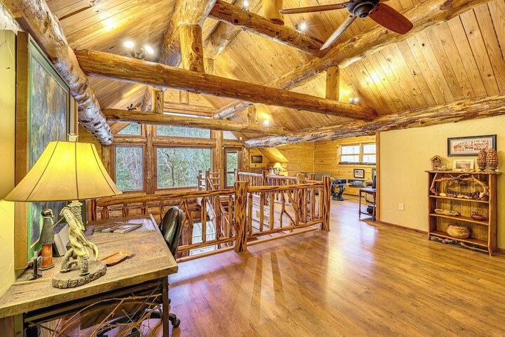 Fish Boat & Hike: Pet-friendly Cabin in Arkansas