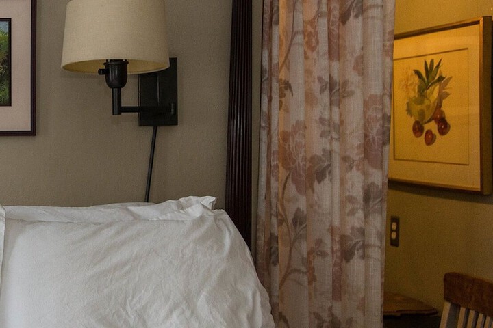 Room 228 of 238