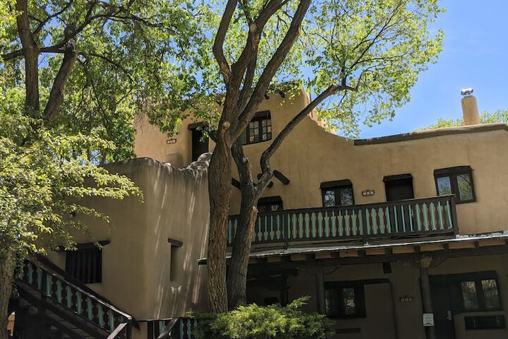 Sagebrush Inn & Suites