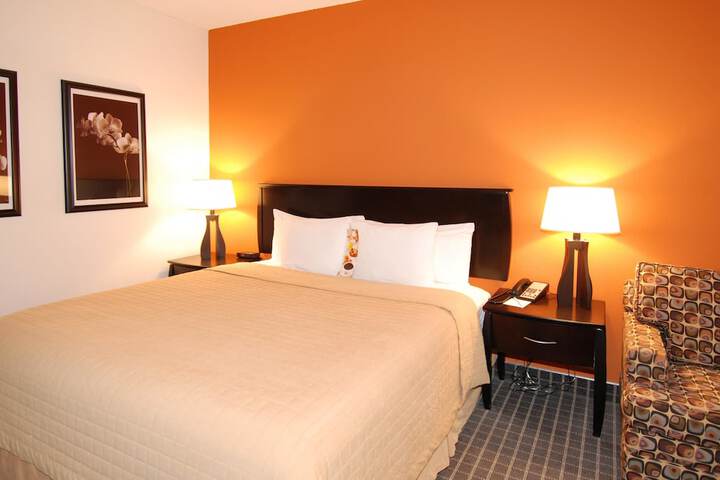 Oakland Airport Executive Hotel