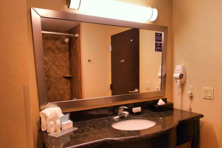 Room 15 of 51