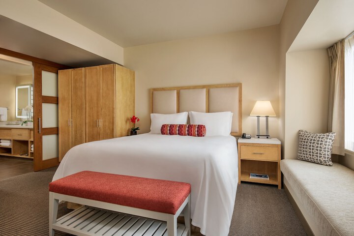 Room 9 of 36