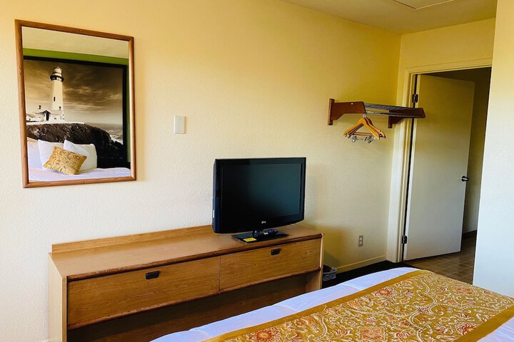 Room 16 of 30