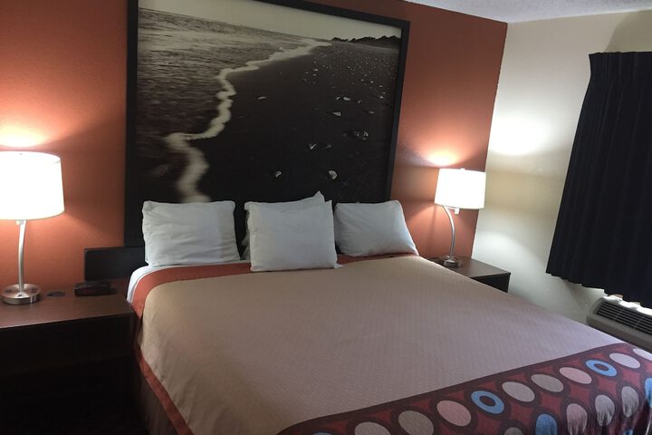 Room 18 of 34