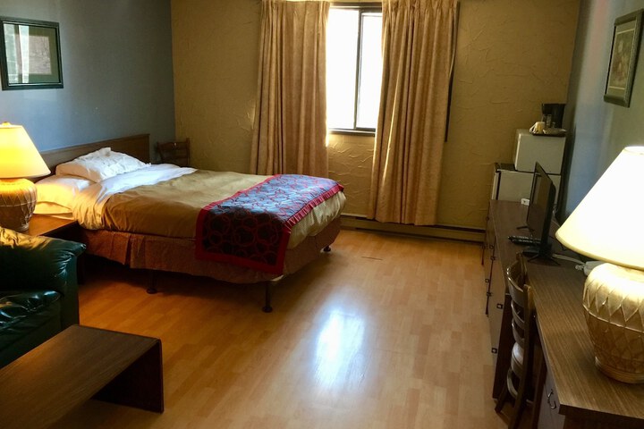 Room 32 of 38
