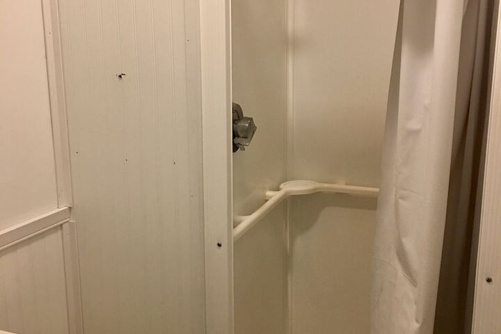 Room 37 of 59