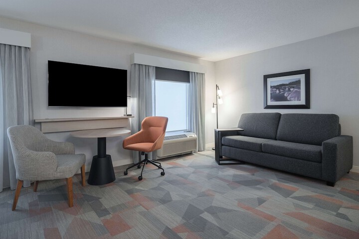 Room 30 of 38