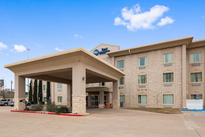 Hotel 3 of 32