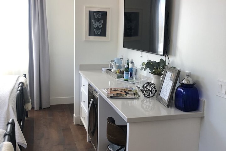 Room 27 of 68