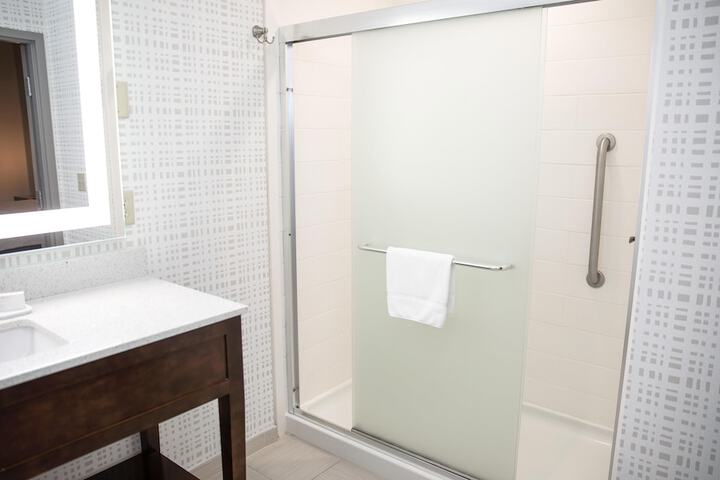 Hampton Inn & Suites Williamsport-Faxon Exit