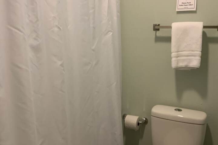 Room 183 of 259