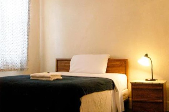 Room 17 of 27