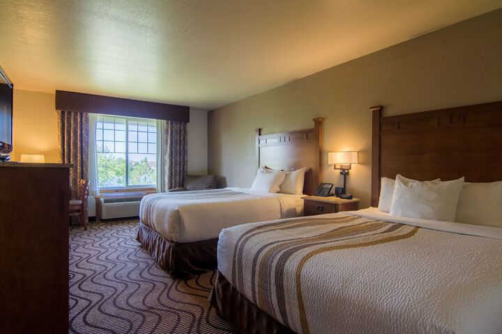 Best Western Plus Riverfront Hotel & Suites
