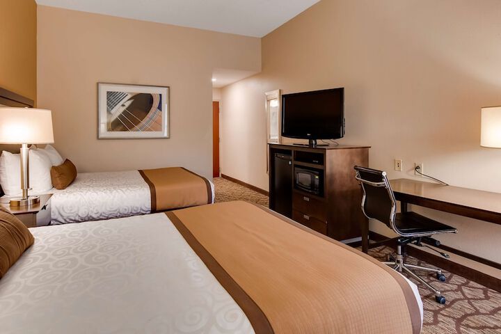 Room 27 of 32