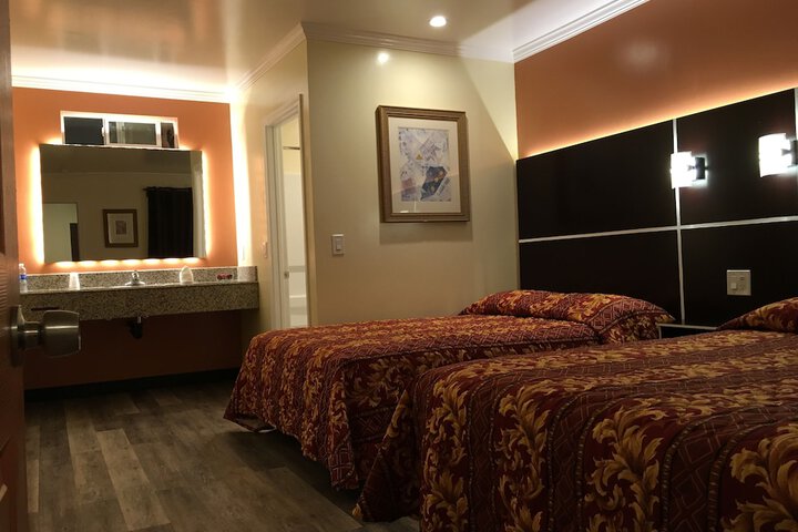 Room 7 of 38