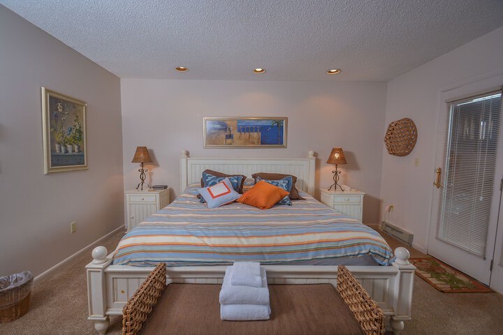 Room 8 of 27