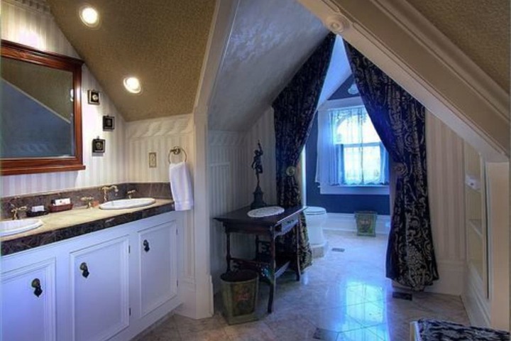 Gingerbread Mansion Inn