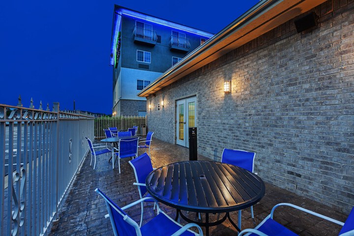 Hotel 4 of 40