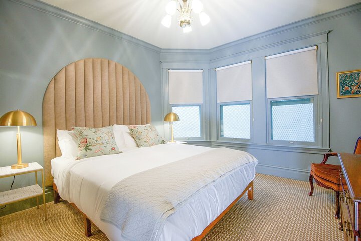 Nob Hill Inn