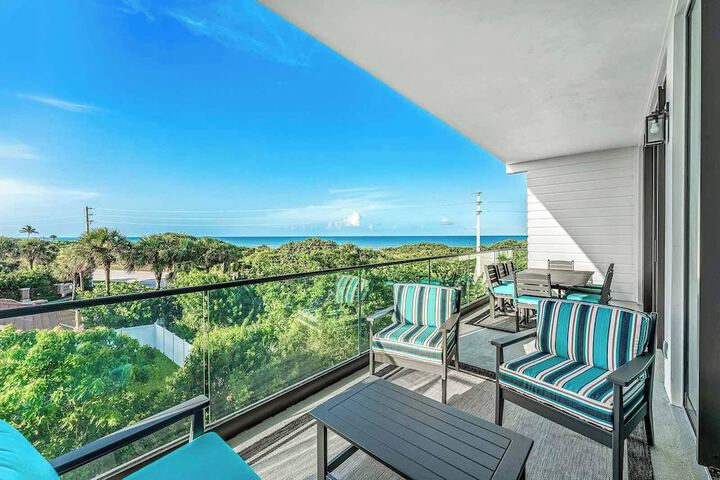 Harbor Island Beach Club Homes by Villatel