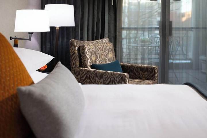 The Paramount Hotel