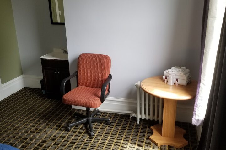 Room 9 of 23