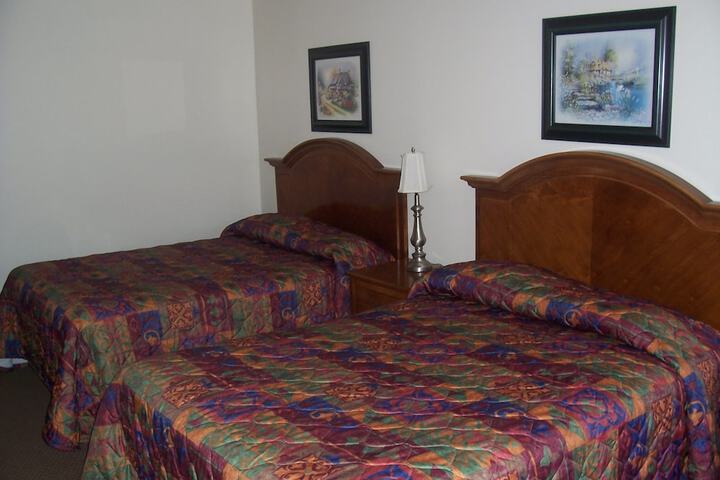 Room 9 of 12