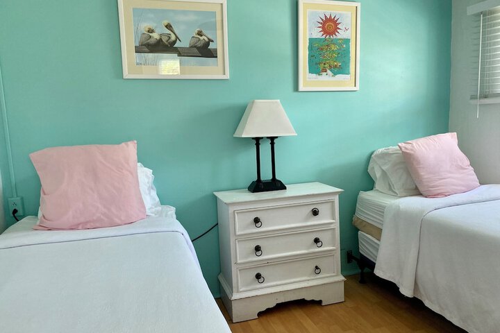 Room 93 of 198