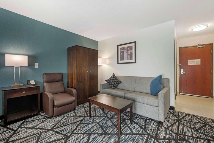 Room 26 of 40